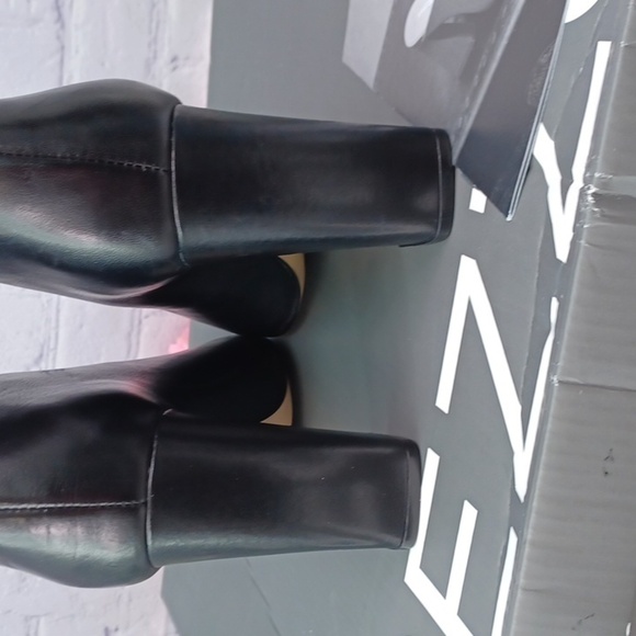 Arezzo Boto Salto Alto Boots NWT - Picture 4 of 11